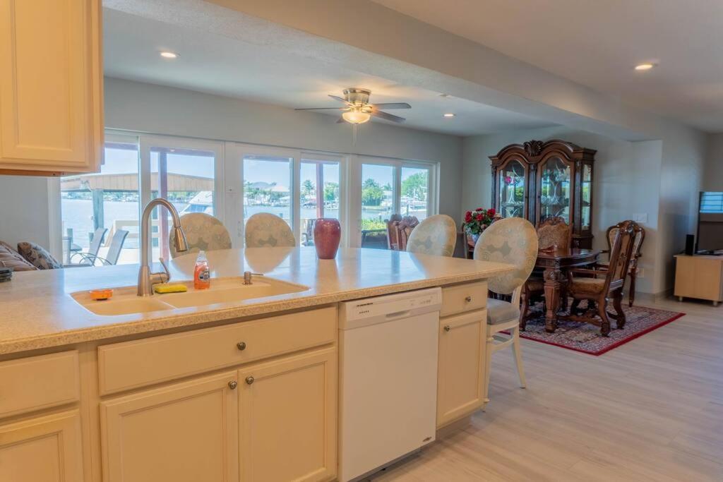 Amazing Water Front View Newly Renovated 3bd 2bth Casa vacanze Clearwater Beach